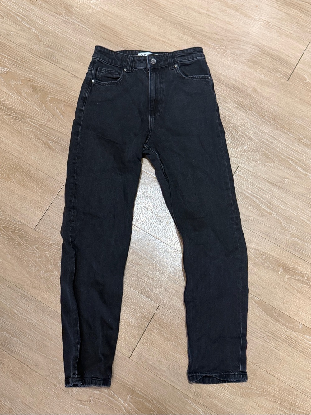 Zara women’s Slim Straight Black Jeans
